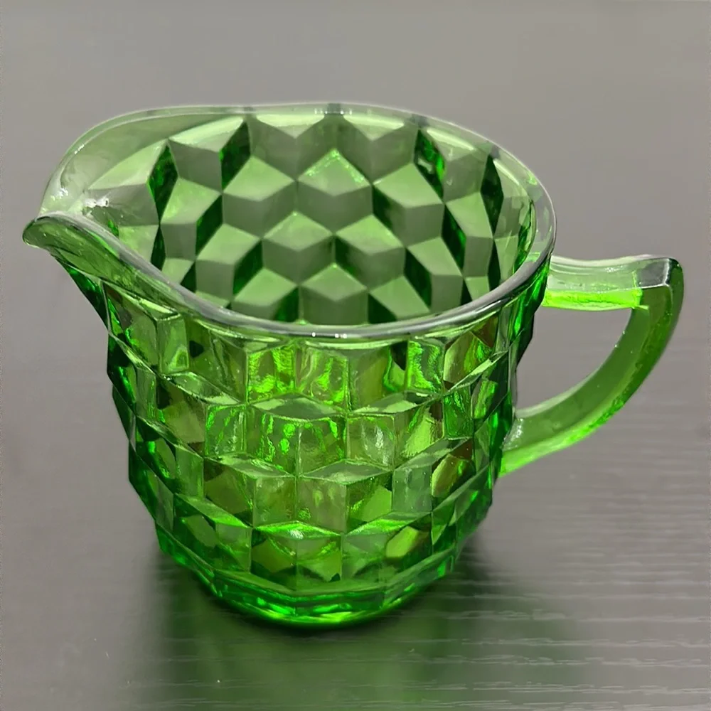 Jennette Glass Co preowned beautiful